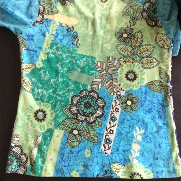 Bila petite TShirt style top with sheer sleeves - Picture 4 of 5